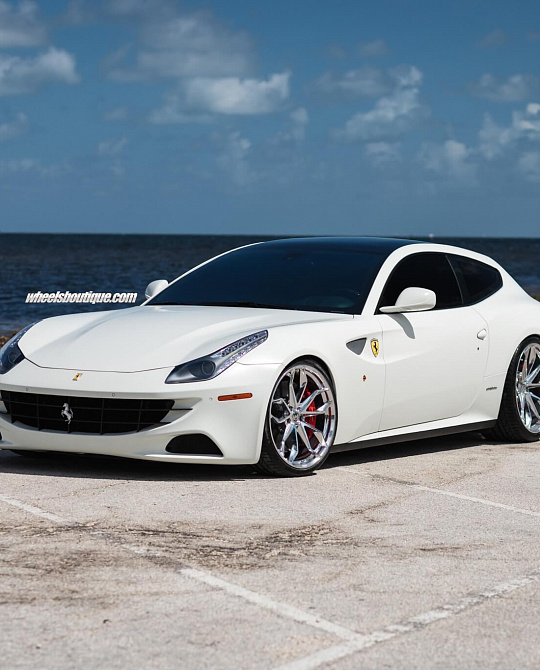 Фото дисков P201 Полированный лак на Ferrari FF