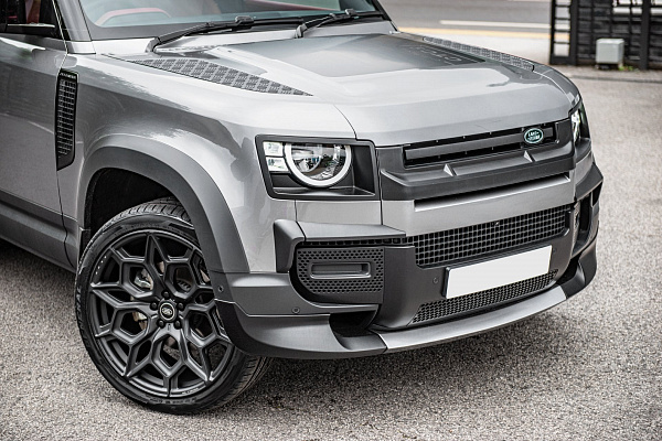 Фото дисков Kahn Type 57 RS Черный матовый на Land Rover Defender II
