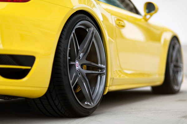 Фото дисков HRE P107 Глянцевый темный лак на Porsche 911 VII