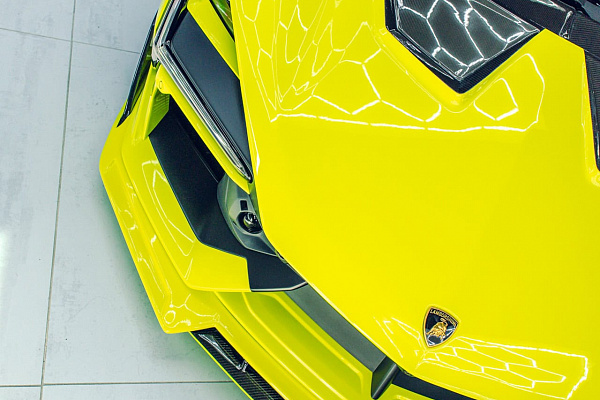 Фото дисков Brixton Forged NC04-R Черный сатин на Lamborghini Revuelto