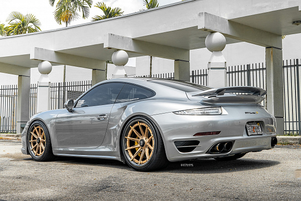 Фото дисков Strasse Wheels SV10-RS Performance Сатиновое золото на Porsche 911 VII