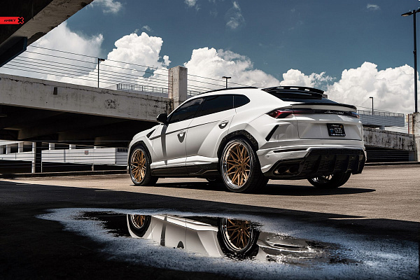 Фото дисков Anrky S3-X1 Сатиновое золото на Lamborghini Urus