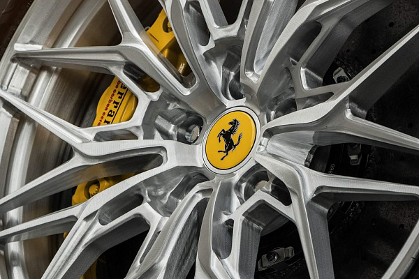 Фото дисков Anrky S1-X1 Глянцевый лак на Ferrari 812