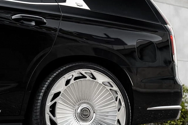 Фото дисков ST Wheels ST Luxury Полированный лак на Cadillac Escalade V