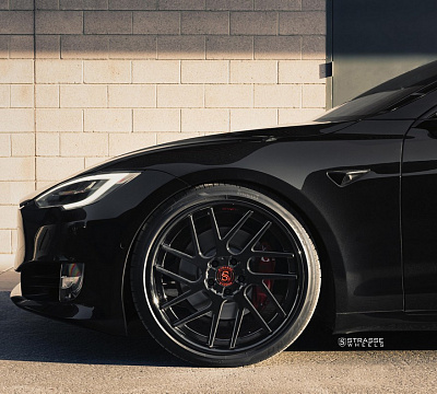 Фото дисков Strasse Wheels SM7T Deep Concave на Tesla Model S