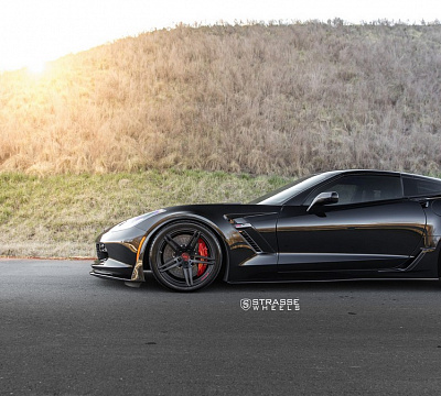 Фото дисков Strasse Wheels SP5R Deep Concave Monoblock на Chevrolet Corvette C7