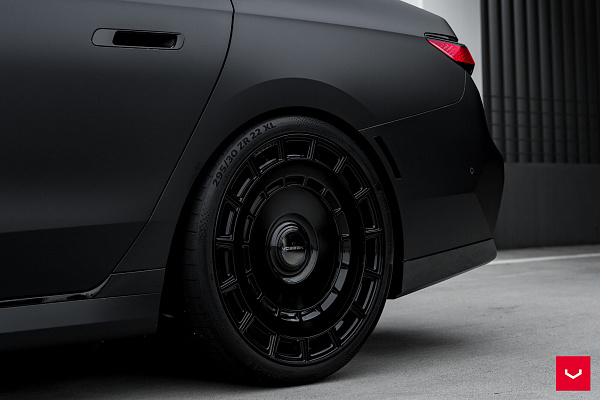 Фото дисков Vossen HF-9 Черный глянец на BMW 7 (G70)