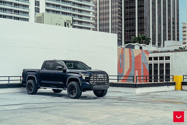 Фото дисков Vossen HF6-4 Черный глянец на Toyota Tundra III