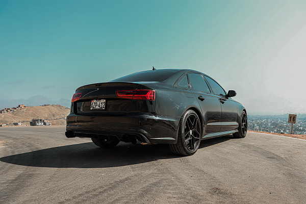 Фото дисков HRE FF11 Черный сатин на Audi A/RS 6 (C7)