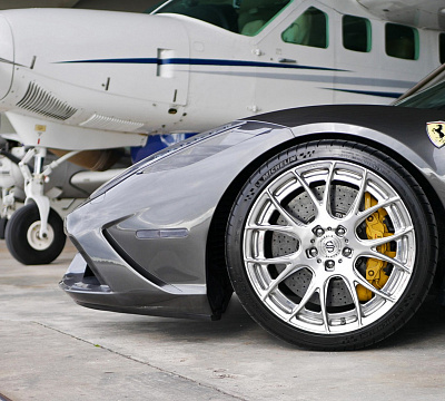 Фото дисков Strasse Wheels SM7R Deep Concave Duoblock на Ferrari 458