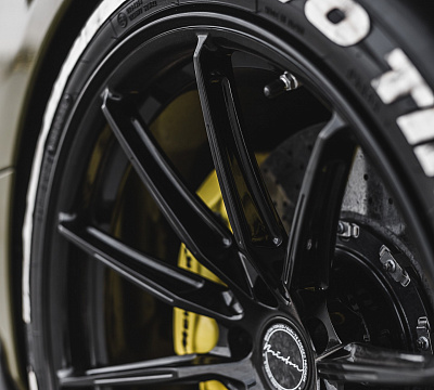 Фото дисков Brixton Forged R11-R на McLaren 720S