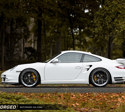 Фото дисков BC Forged HCS21 на Porsche 911 VI