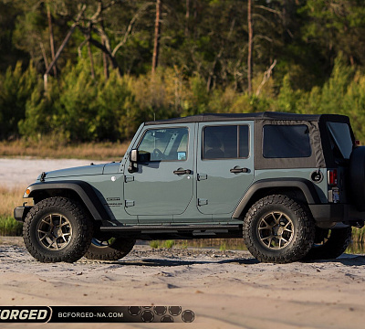 Фото дисков BC Forged RZ05 на Jeep Wrangler III (JK)