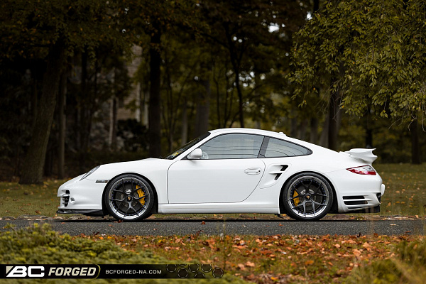 Фото дисков BC Forged HCS21 Глянцевый темный лак на Porsche 911 VI