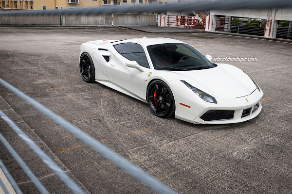 Фото дисков HRE S207 Черный сатин на Ferrari 488