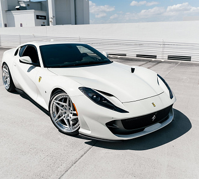 Фото дисков Anrky S3-X3 на Ferrari 812