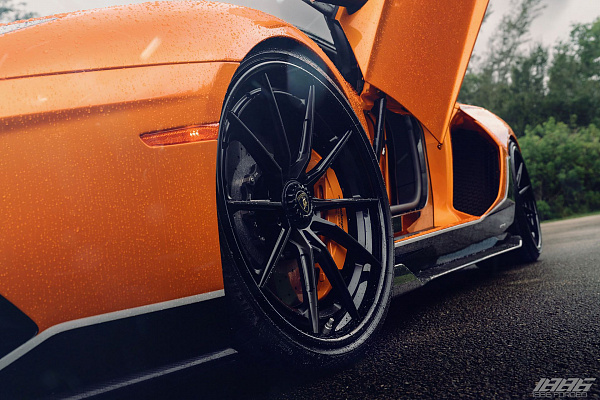 Фото дисков 1886 Wheels G010 Черный сатин на Lamborghini Aventador