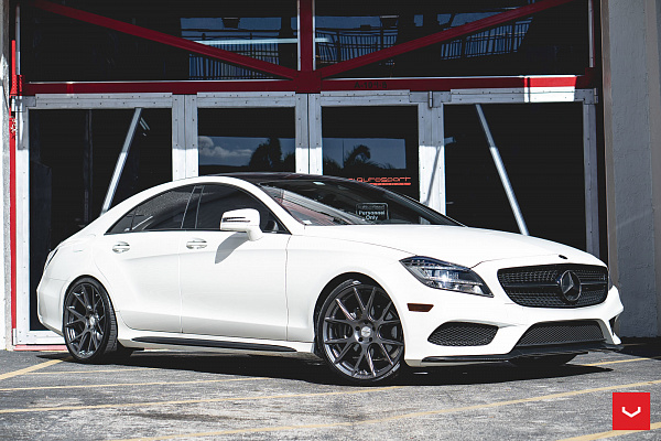 Фото дисков Vossen VFS-6 Глянцевый графит на Mercedes-Benz CLS (C218)