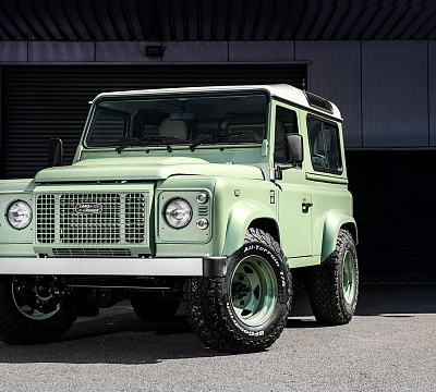 Фото дисков Kahn 1947 Heritage на Land Rover Defender I