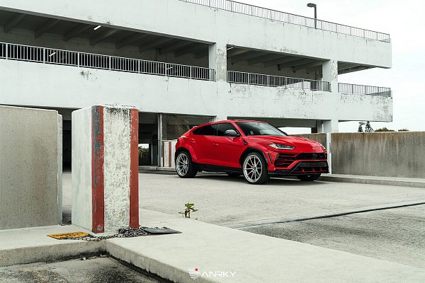 Фото дисков Anrky AN38 Полированный лак на Lamborghini Urus