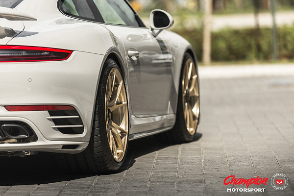 Фото дисков Vossen RS74 Глянцевое золото на Porsche 911 VII