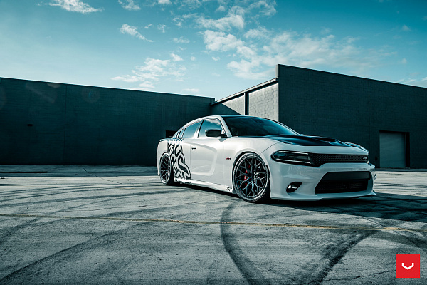Фото дисков Vossen HF-2 Черный глянец на Dodge Charger VII