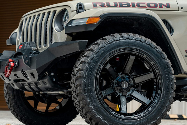 Фото дисков 4PLAY 4P63 Черный глянец на Jeep Gladiator II (JT)