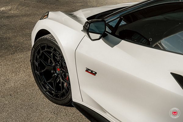 Фото дисков Vossen LC3-01T Черный глянец на Chevrolet Corvette C8