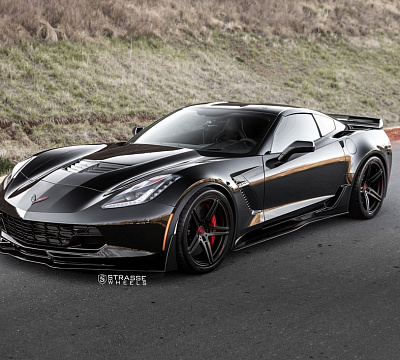 Фото дисков Strasse Wheels SP5R Deep Concave Monoblock на Chevrolet Corvette C7