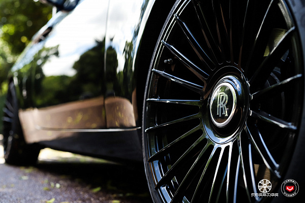 Фото дисков Vossen S17-13 Черный глянец на Rolls-Royce Wraith