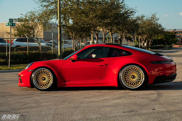 Porsche 911 Carrera GTS 992