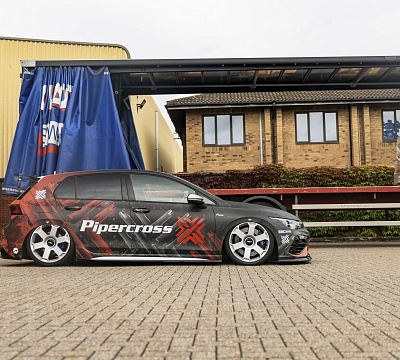 Фото дисков Rotiform AVS на Volkswagen Golf VIII