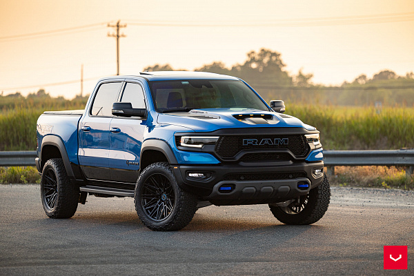 Фото дисков Vossen HF6-5 Черный сатин на Ram 1500 V