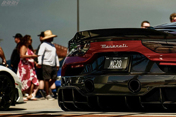 Фото дисков 1886 Wheels G010 Полированный лак на Maserati MC20