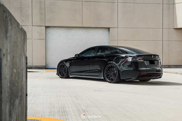 Tesla Model S Plaid