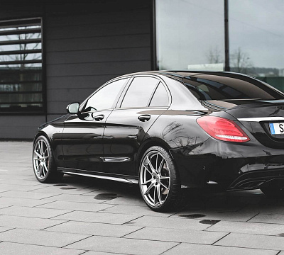 Фото дисков HRE FF04 на Mercedes-Benz C-Class (W205)