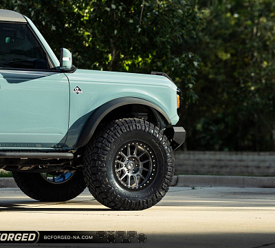 Фото дисков BC Forged RD03-BL на Ford Bronco