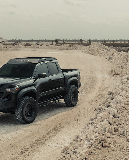 Фото дисков HFX-1 (6-Lug) Черный сатин на  Toyota Tacoma IV