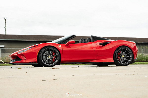 Фото дисков Anrky AN12 Глянцевый темный лак на Ferrari F8