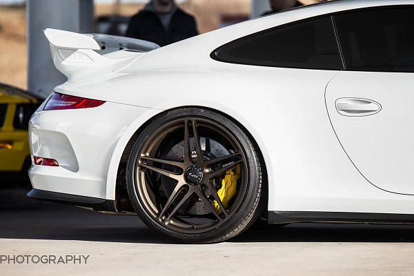 Фото дисков HRE P107 Сатиновая бронза на Porsche 911 VII