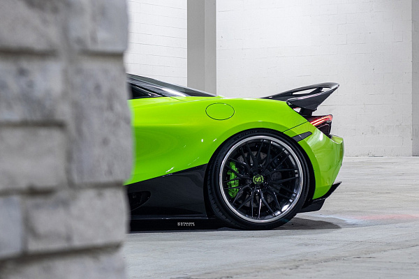 Фото дисков Strasse Wheels SV10M Deep Concave FS Черный глянец на McLaren 720S