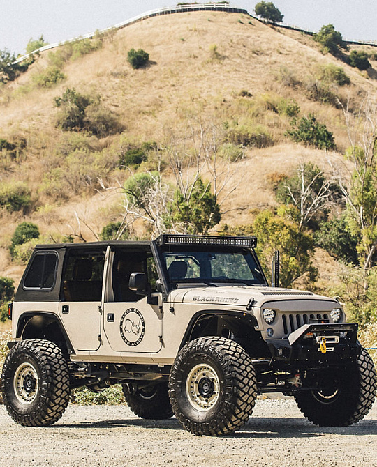 Фото дисков ARMORY на Jeep Wrangler III (JK)