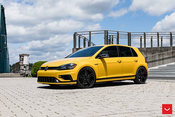Фото дисков Vossen HF-1 Черный глянец на Volkswagen Golf VII