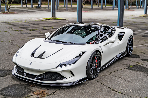 Фото дисков Strasse Wheels SV10 Deep Concave FS Черный глянец на Ferrari SF90