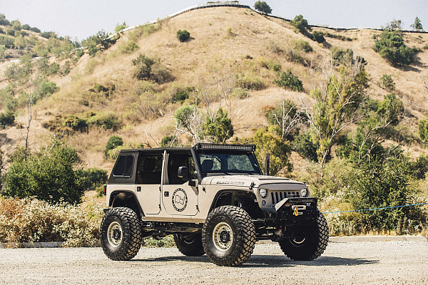 Фото дисков Black Rhino ARMORY  на Jeep Wrangler III (JK)