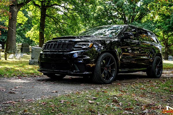 Фото дисков Anrky AN12 Черный сатин на Jeep Grand Cherokee IV