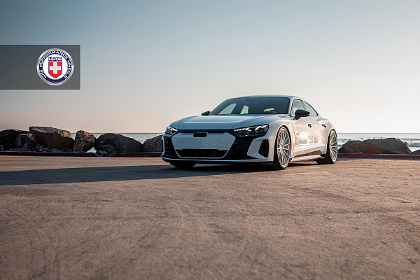 Фото дисков HRE P103SC Глянцевый лак на Audi E-tron GT