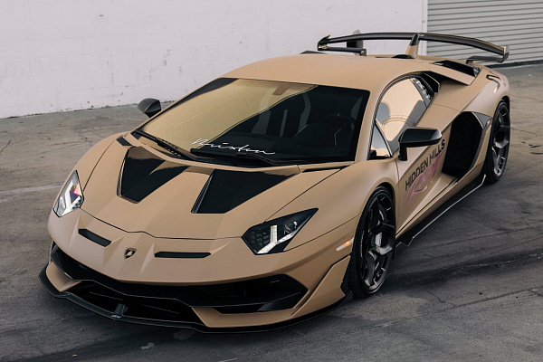 Фото дисков Brixton Forged NC01-R Черный сатин на Lamborghini Aventador