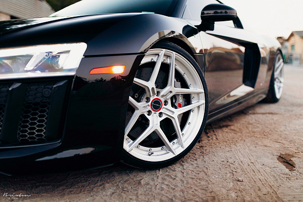 Фото дисков Brixton Forged WR7 Глянцевый лак на Audi R8 (4S)