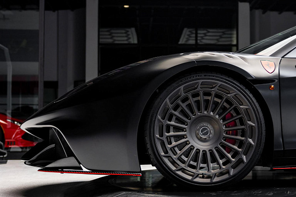 Фото дисков Brixton Forged TR10 AERO1 Сатиновый темный лак на Ferrari 458